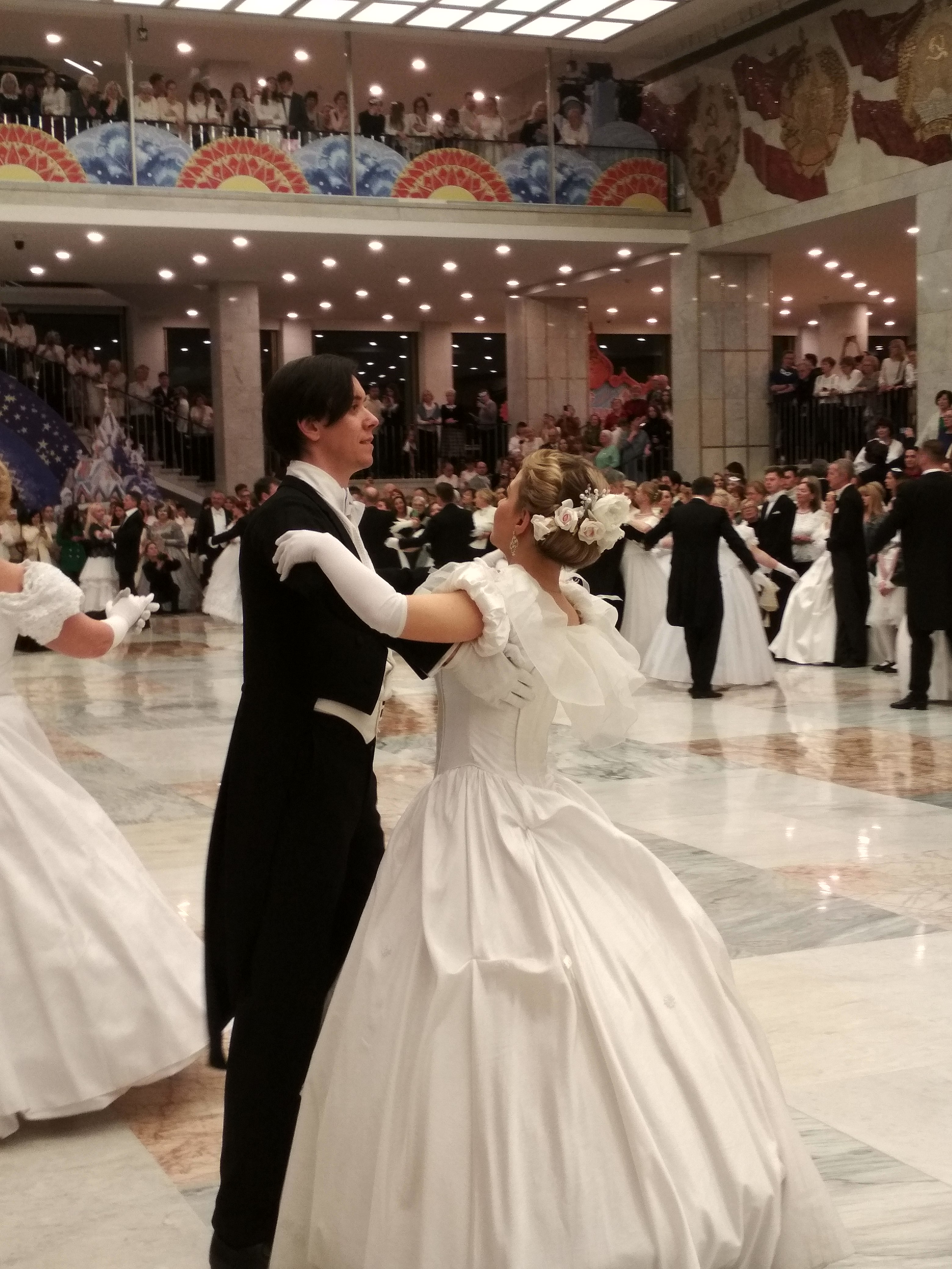 «Белоснежный бал» в Кремлевском дворце возрождает традиции старинного бального танца   - фото 3