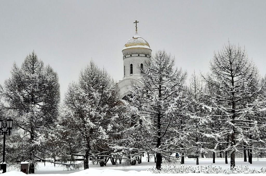 Зима заглянула в Москву - фото 1