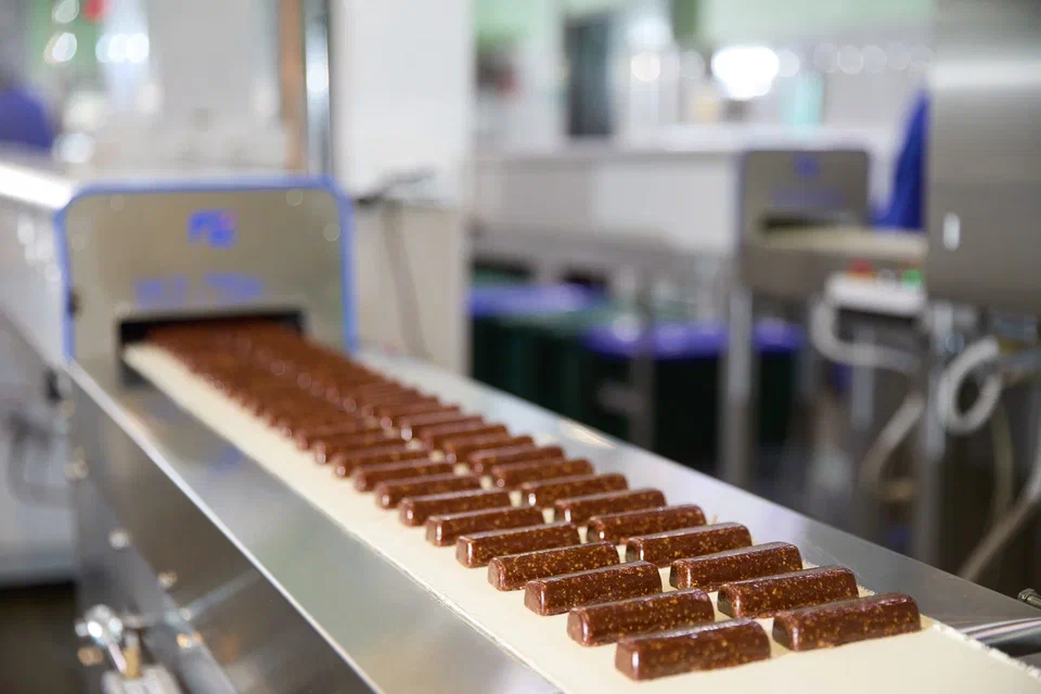 Московский производитель увеличил поставки шоколадных батончиков - фото 2