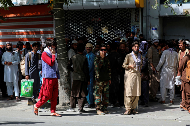 Женщины Кабула выступили против талибов - фото 4