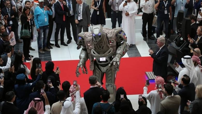 Видео с роботом-охранником из Бахрейна взорвало сеть - фото 1