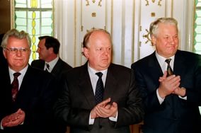 Ельцин: «Да нафиг нам этот Крым, этот Севастополь» - фото 1