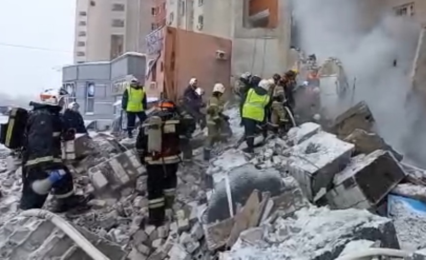 В жилом доме в Нижнем Новгороде прогремел взрыв. Взорвался суши-бар (фото, видео) - фото 2