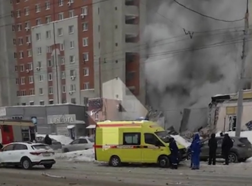 В жилом доме в Нижнем Новгороде прогремел взрыв. Взорвался суши-бар (фото, видео) - фото 4