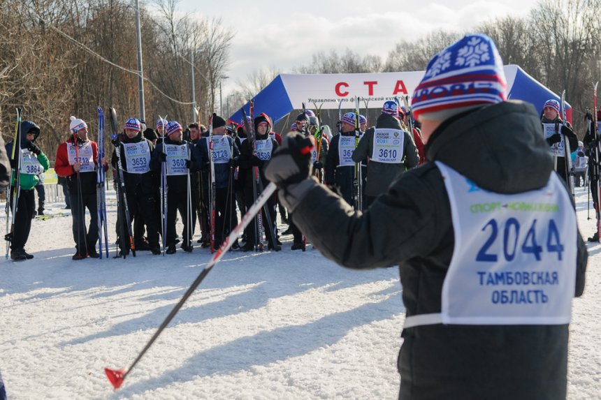Более 3,5 тысячи человек приняли участие в тамбовском массовом забеге «Лыжни России»-2021 - фото 1