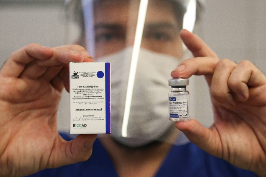  Эффективность российской вакцины «Спутник V» подтвердил фармацевтический аналитик Bloomberg  - фото 1
