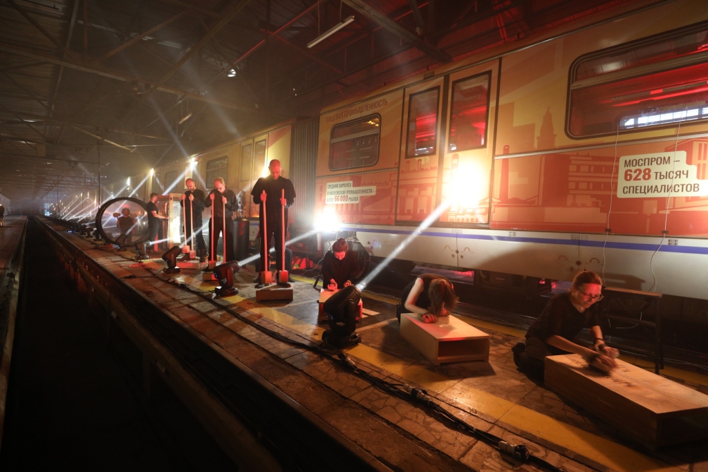 В московском метро запустили тематический поезд, посвященный столичной промышленности - фото 6