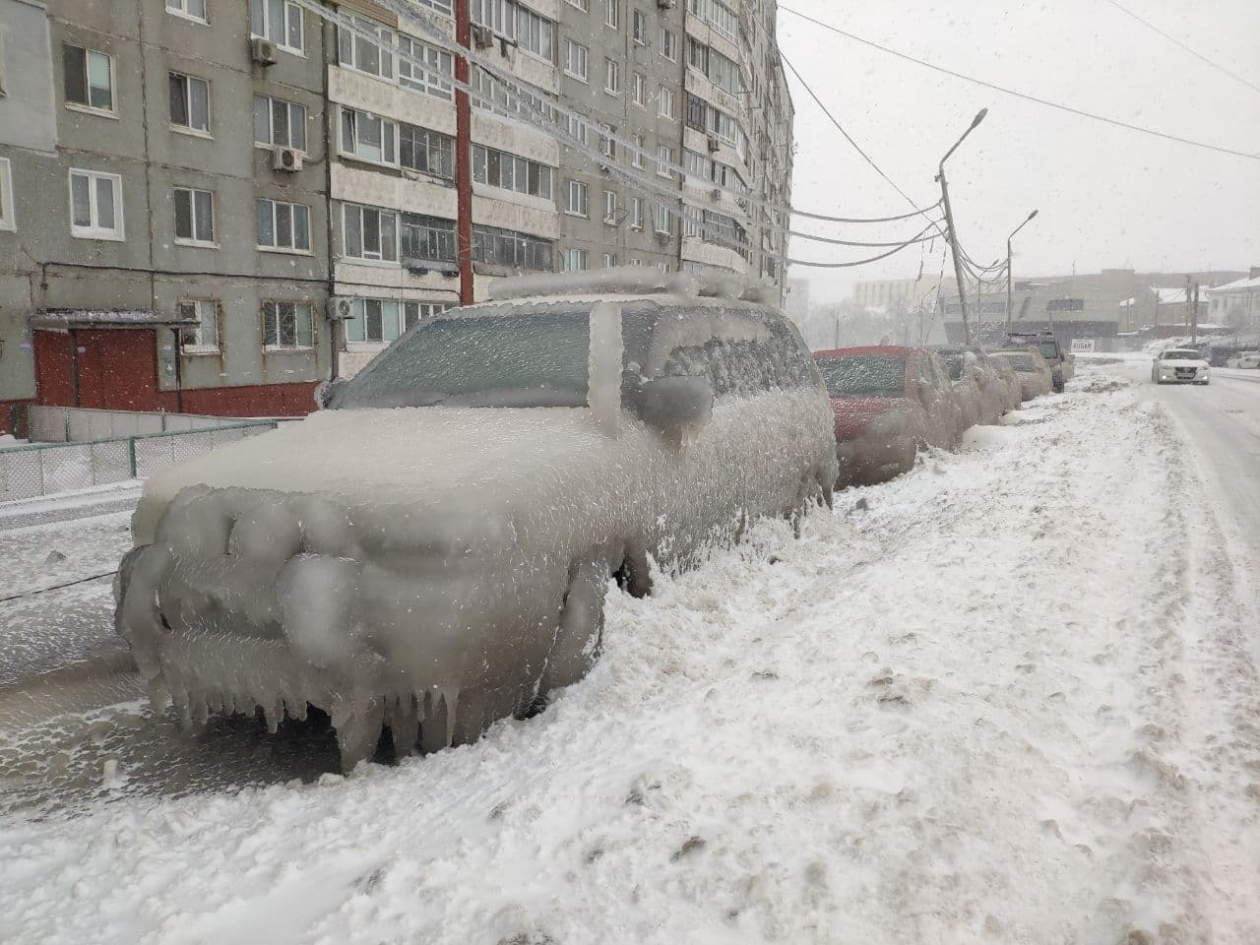 Владивосток из-за природной аномалии превратился в ледяной ад  для жителей, оставшихся без воды, света, тепла и связи - фото 9