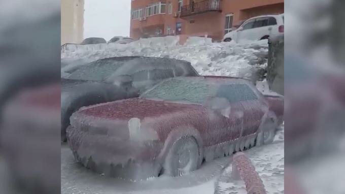 Владивосток из-за природной аномалии превратился в ледяной ад  для жителей, оставшихся без воды, света, тепла и связи - фото 11