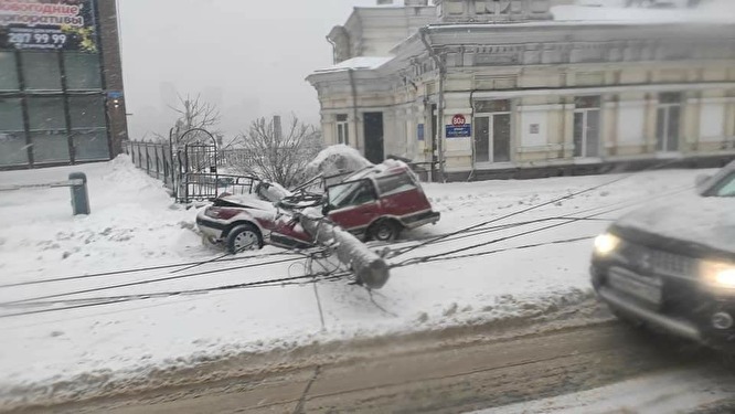 Владивосток из-за природной аномалии превратился в ледяной ад  для жителей, оставшихся без воды, света, тепла и связи - фото 16