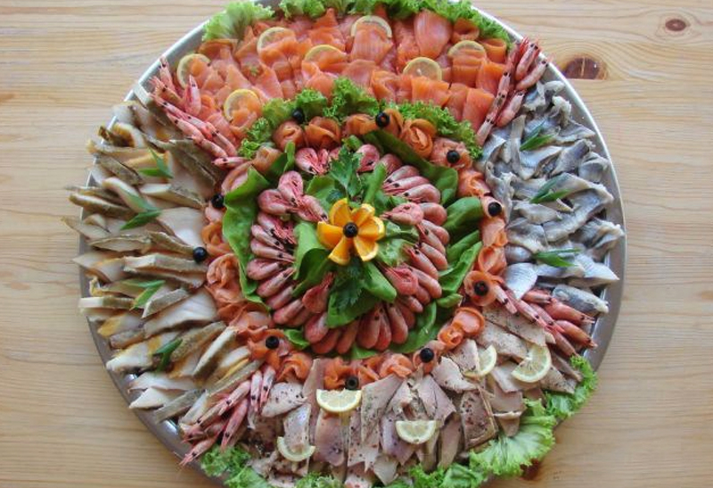 Рыбная тарелка. Подборка оригинальной подачи рыбы и морепродуктов на праздничный стол - фото 22