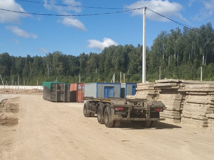 После обращений подмосковных активистов ОНФ владелец участка ликвидирует крупную свалку возле деревни Щелканово - фото 1