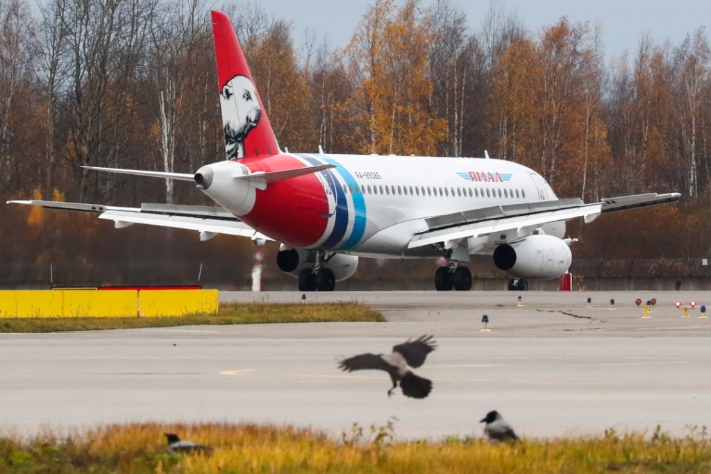 Очередная аварийная посадка многострадального авиалайнера Sukhoi Superjet 100 - фото 2