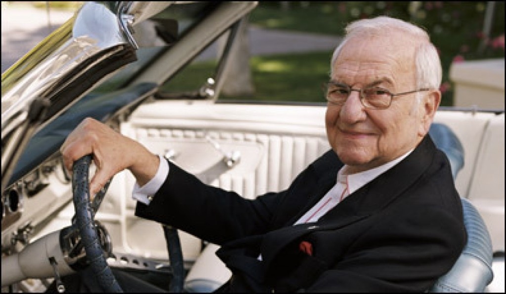 В США в возрасте 94 лет скончался создатель автомобиля Ford Mustang и бывший глава корпорации Chrysler Ли Якокка - фото 16