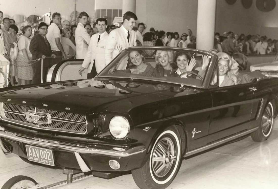 В США в возрасте 94 лет скончался создатель автомобиля Ford Mustang и бывший глава корпорации Chrysler Ли Якокка - фото 10