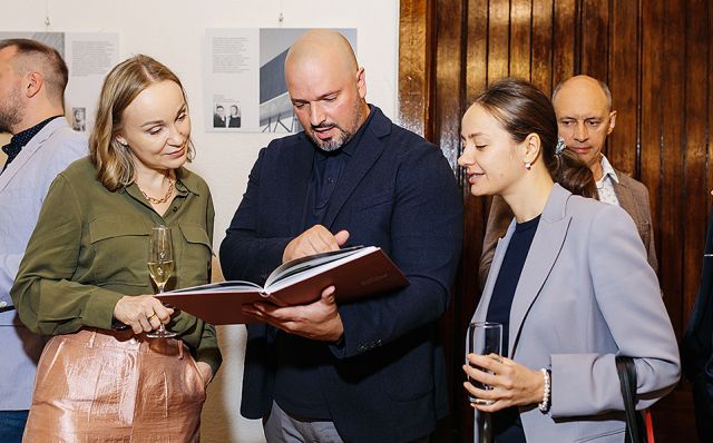В Москве показали первую в стране книгу фасадов... - фото 1