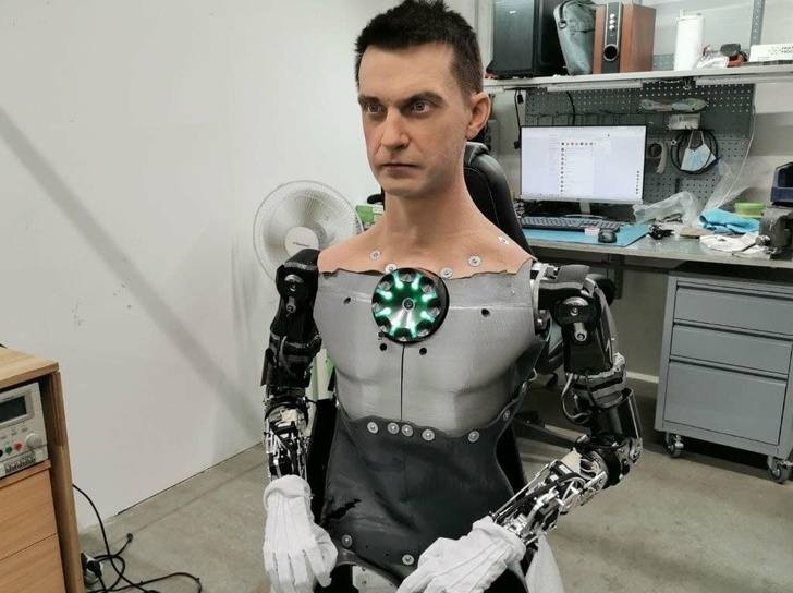 В России создали гиперреалистичного робота нового поколения - фото 1