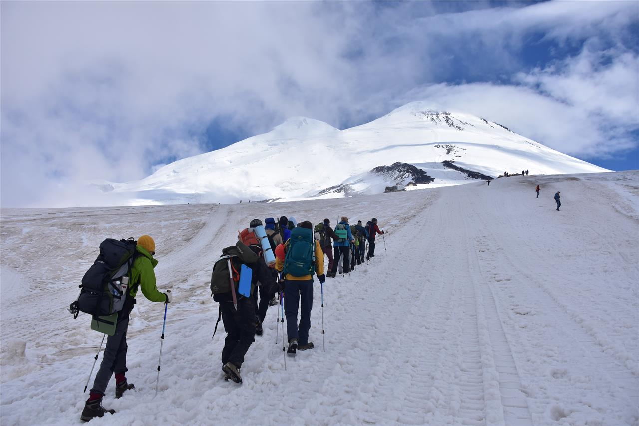 До 31 мая можно стать участником «Школы безопасности» и освоить навыки альпинизма в горах Кавказа под руководством опытных инструкторов - фото 4