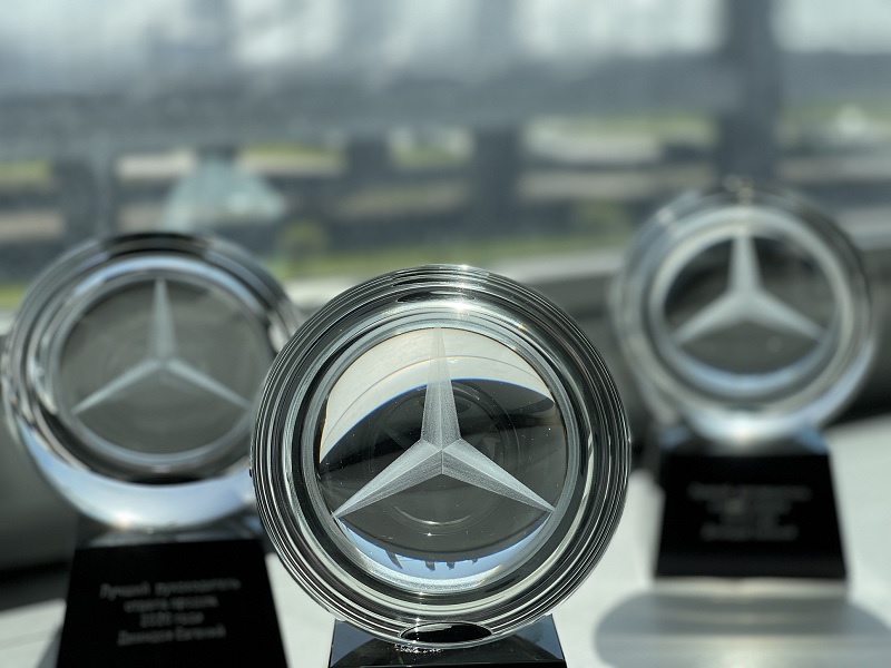 Руководитель отдела продаж Автодом Пулково занял первое место в рейтинге Mercedes-Benz - фото 1