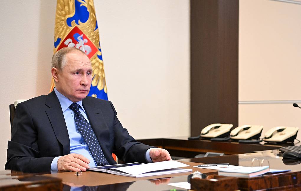 Вчера Владимир Путин анонсировал увеличение МРОТ, прожиточного минимума и зарплат бюджетников - фото 1