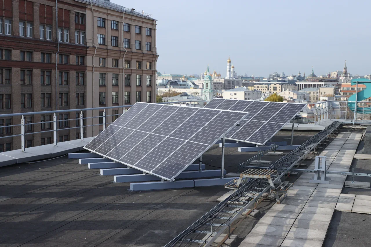  Солнечная установка на здании московской штаб-квартиры «Сименс» демонстрирует возможности инноваций для получения «зеленой» энергии - фото 1