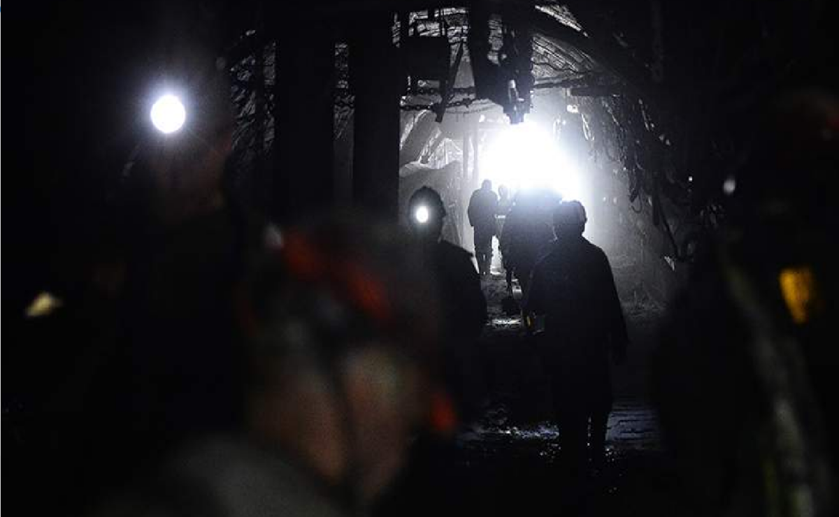 Взрыв на шахте "Листвяжная" в Кузбассе - фото 1