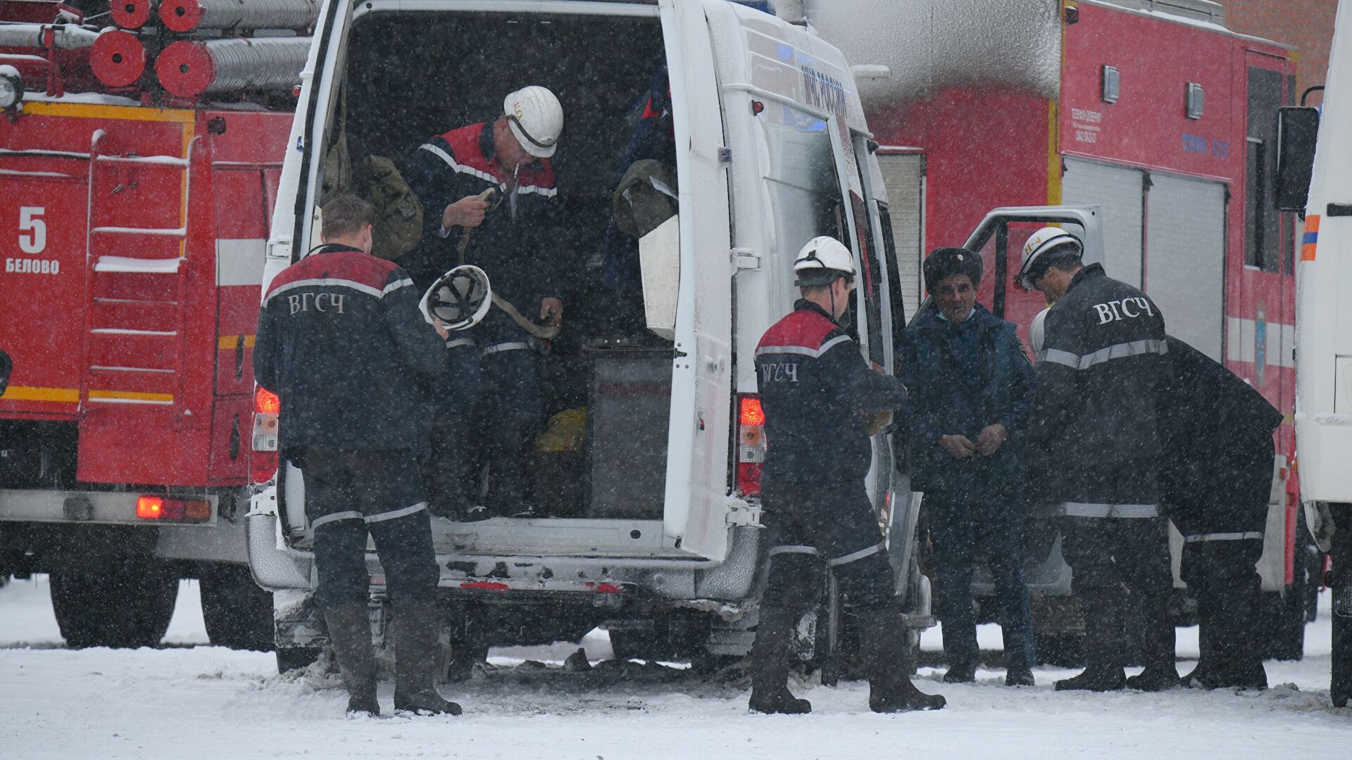 В Кузбассе на шахте погибли 52 человека, в том числе спасатели, в регионе объявлен траур - фото 1