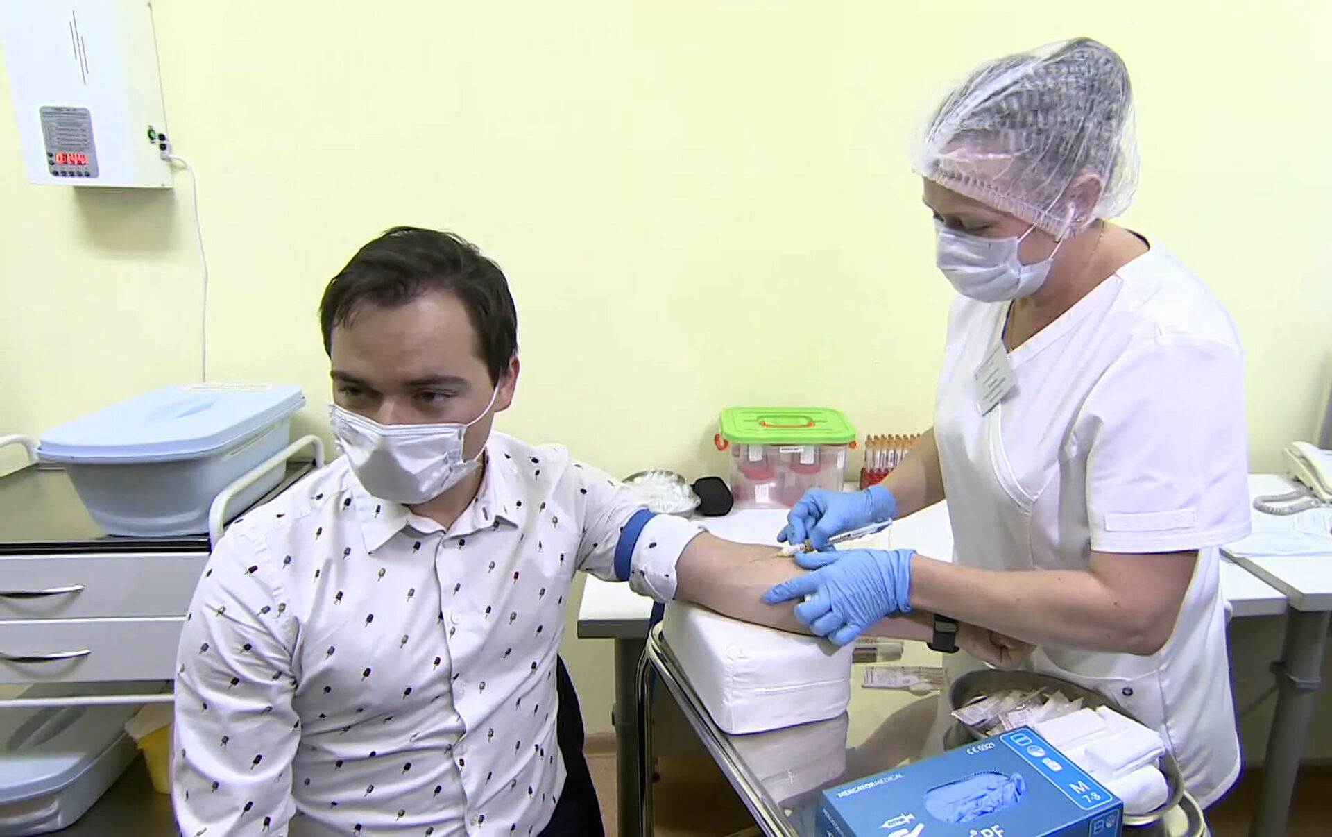 Клинические испытания новой вакцины от COVID-19 стартуют в России - фото 1
