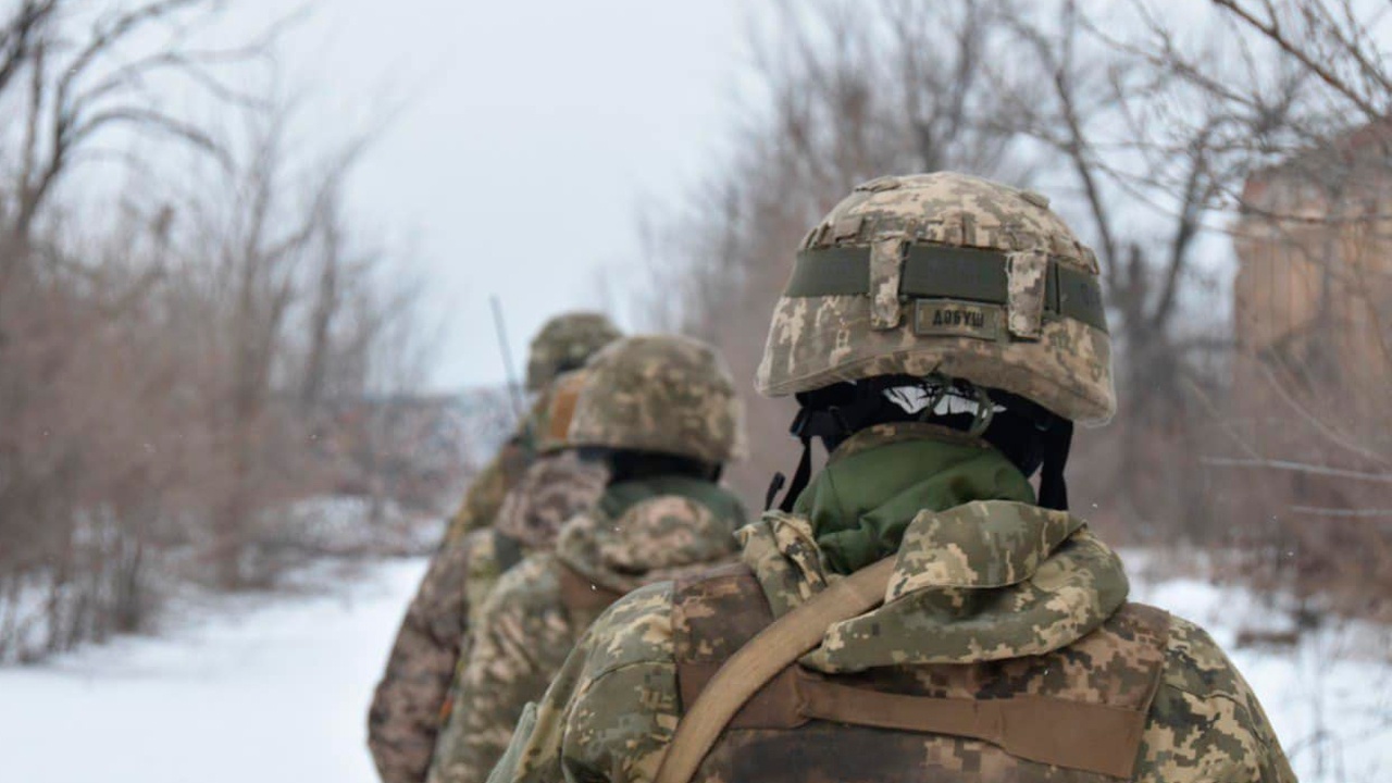 Объявлено о введении ЧП на всей территории Украины - фото 1