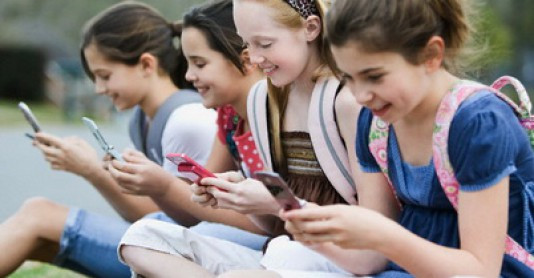 Результаты исследований о влиянии смартфонов на детей вызвали шок: разрушенное поколение - фото 1