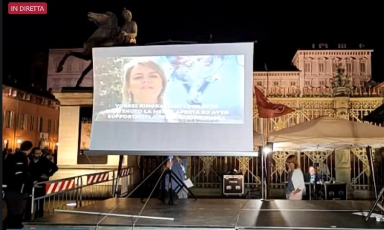 «Россия с нами, и с нами Бог»: В Турине прошла демонстрация против русофобии - фото 3