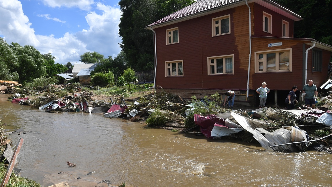 Андрей Воробьев прокомментировал наводнение в Рузе - фото 1