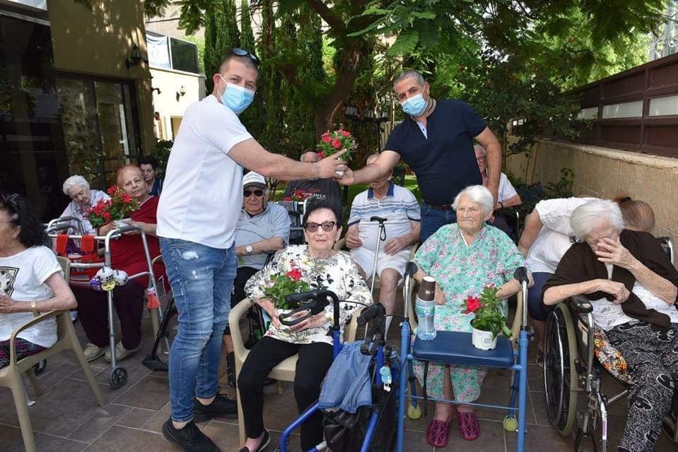 Израиль: Порадуем тех, кому труднее всех в период эпидемии коронавируса - фото 2