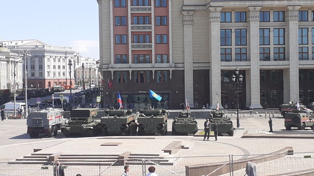 «ЭкоГрад» побывал сегодня на Красной площади перед началом Парада Победы - фото 17