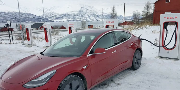  Электрокары заняли более 60 % рынка новых автомобилей в Норвегии - фото 3