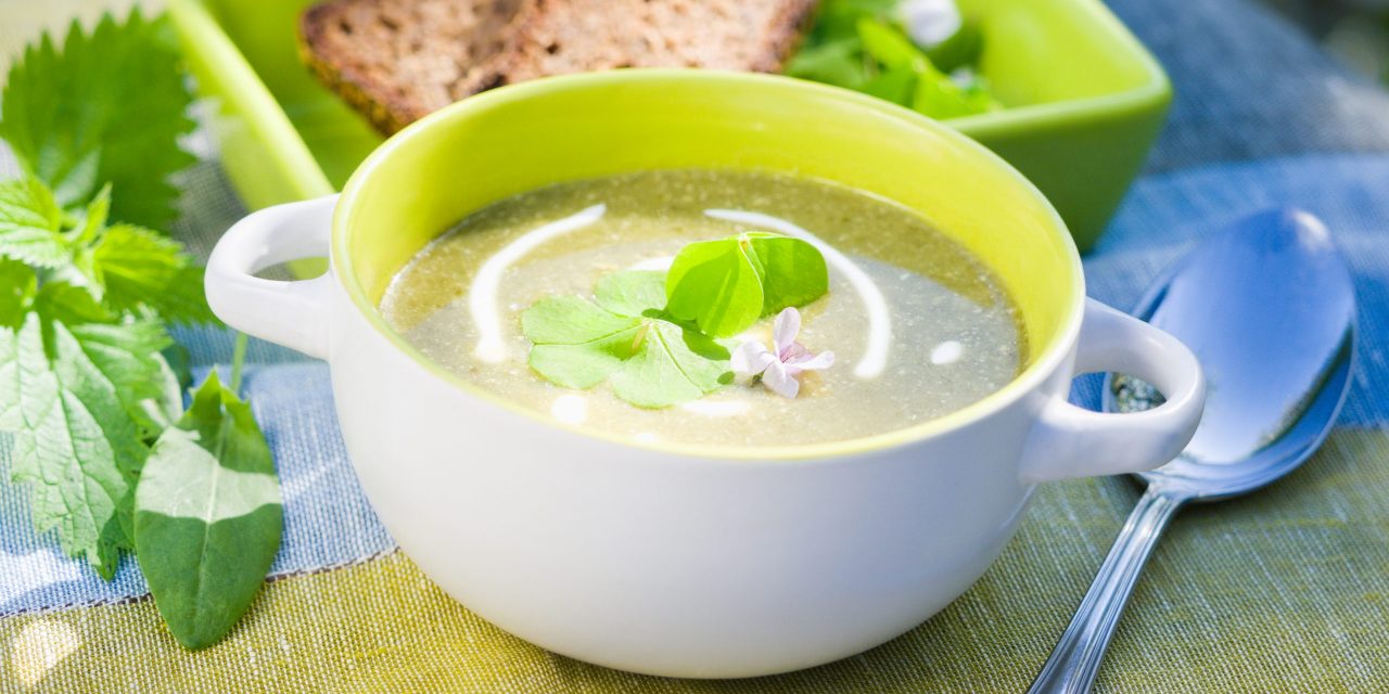 Суп со щавелём и крапивой "Зеленый коктейль" - фото 2