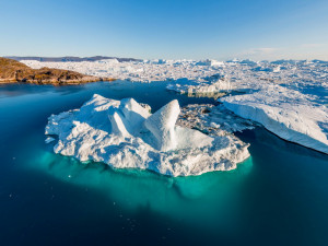 2 миллиарда тонн льда растаяло вчера в Гренландии - фото 1