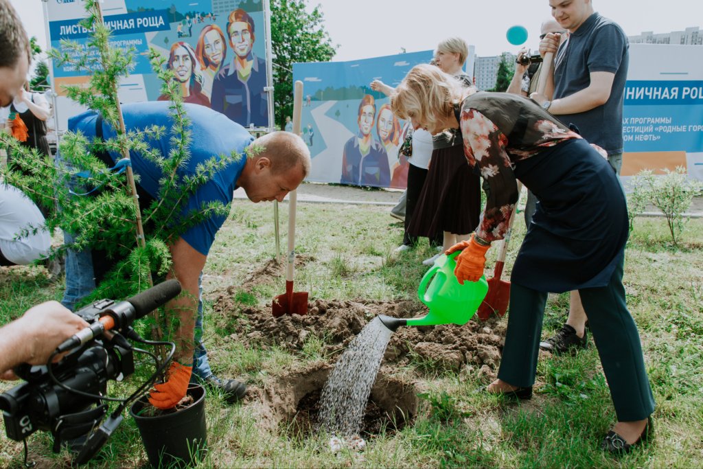 Московский НПЗ продолжил традицию озеленения парков Юго-Восточного округа - фото 7