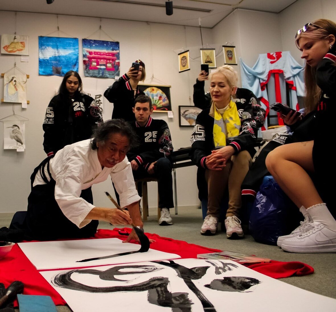 Выставка работ российских студентов-дизайнеров вызвала большой отклик в Японии  - фото 5