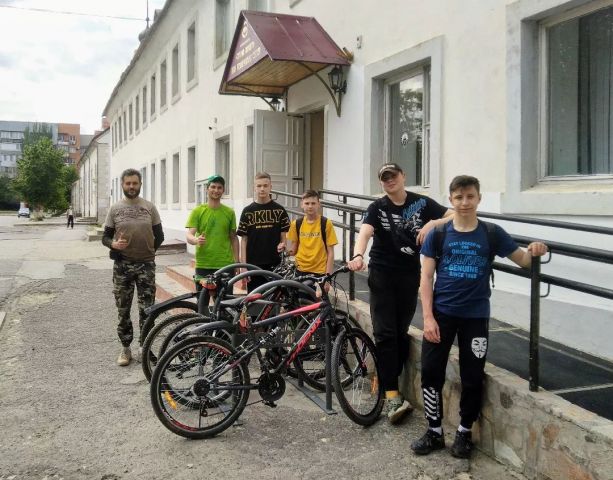 Мы ставим скамейки и велопрарковки в Волгограде... - фото 10