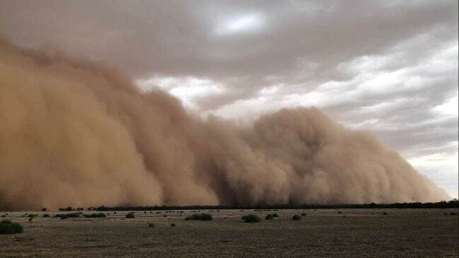 На Австралию обрушились ливни, град и пыльные бури - фото 4
