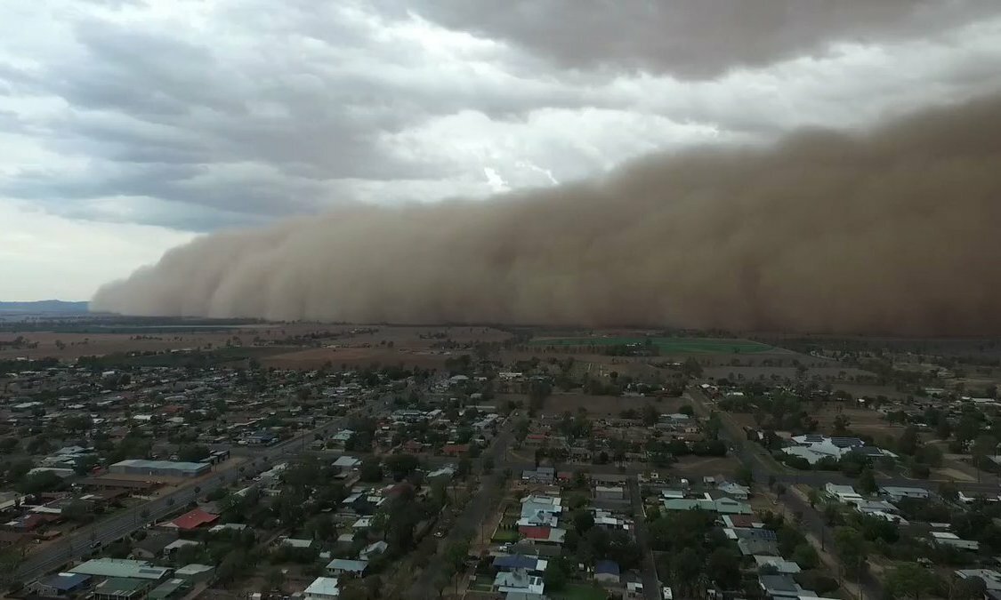 На Австралию обрушились ливни, град и пыльные бури - фото 6
