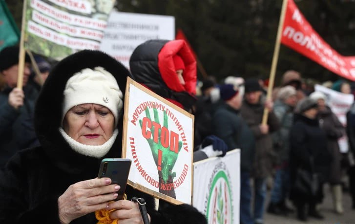 В Новосибирске активисты вышли на митинг против строительства мусорных полигонов - фото 3