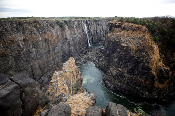 Африканский водопад Виктория катастрофически обмелел - фото 2