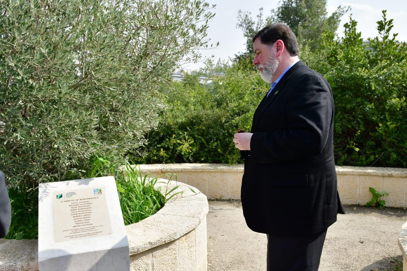 Израиль: в Иерусалиме открылся мемориал памяти 11 жертв трагедии в Питтсбурге - фото 2