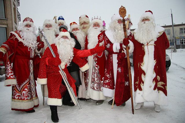Преддверие Нового Года и Рождества – время Дедов Морозов и Санта Клаусов - фото 2