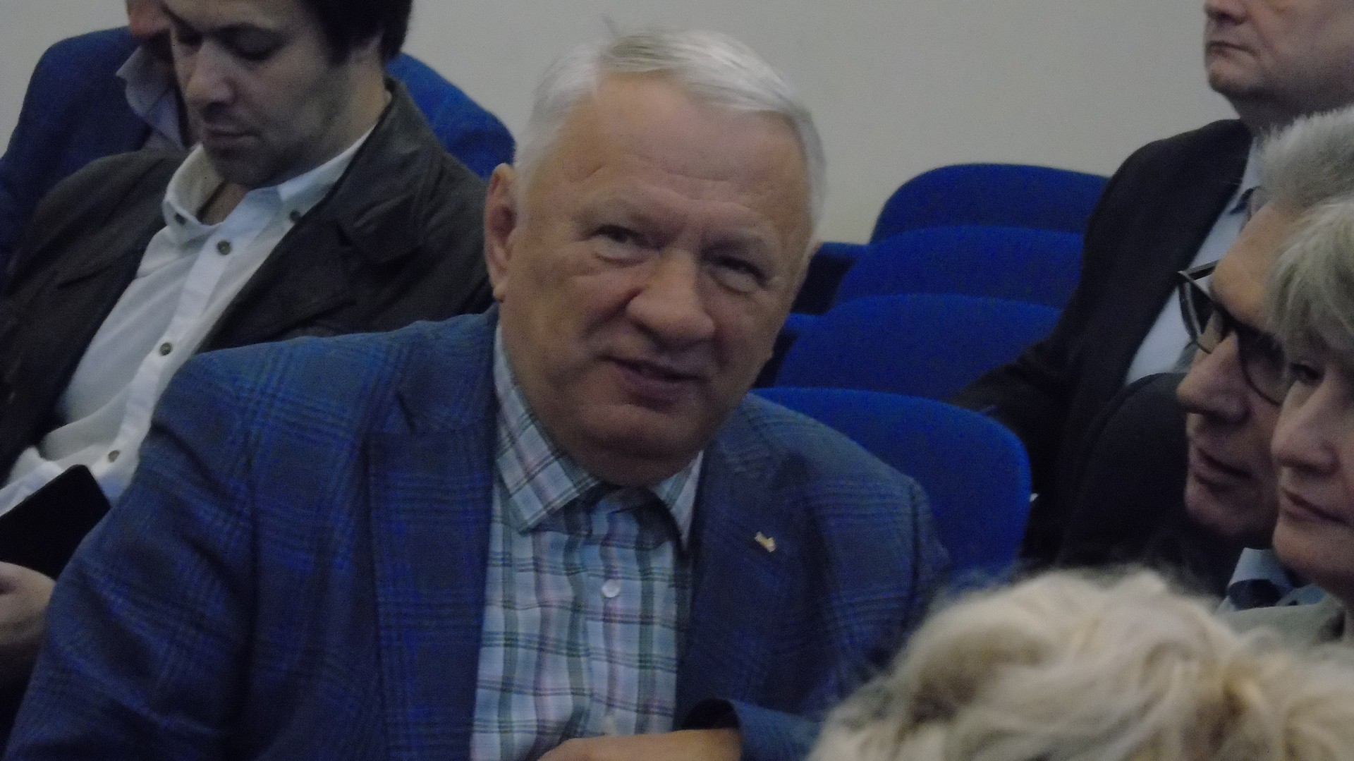 1Язев