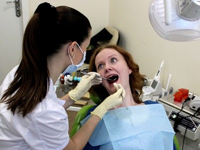 Что нужно знать о лечении зубов по полису ОМС - фото 1