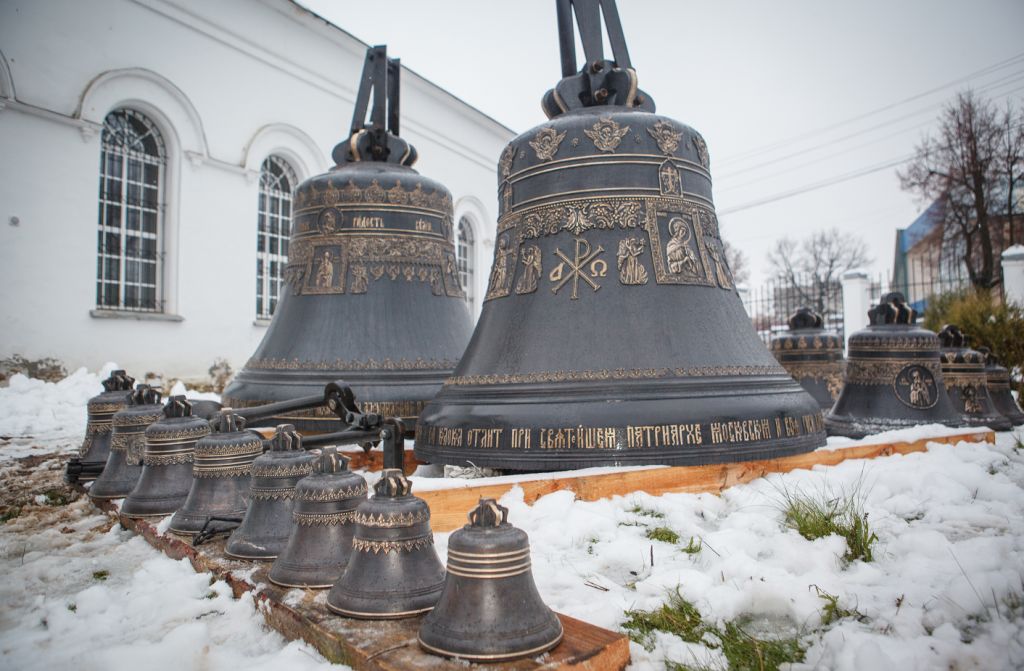 Освящение колокольни и колоколов в соборе Рождества Христова - фото 1