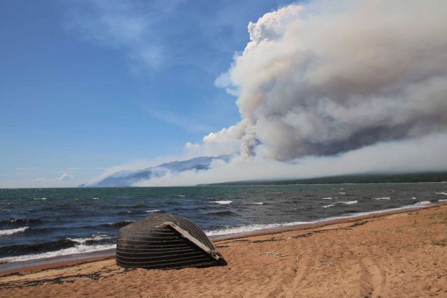 1З августа байкальский пожар осваивает новые территории, по второму кругу - фото 7